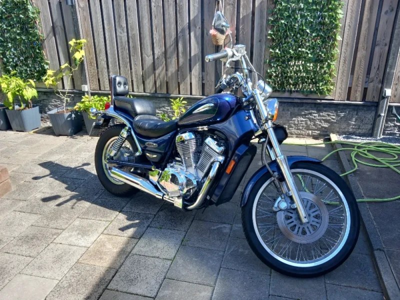 Suzuki intruder slechts 31600 km motorisch perfect