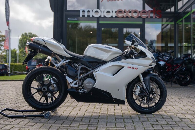 DUCATI 848