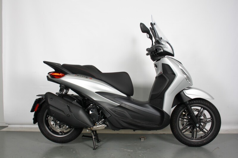 Piaggio BEVERLY 400 HPE Piaggio Beverly 400 HPE uit 2025