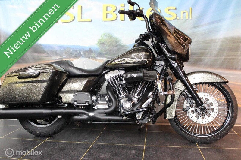 Harley Davidson 103 FLHXS Street Glide Special