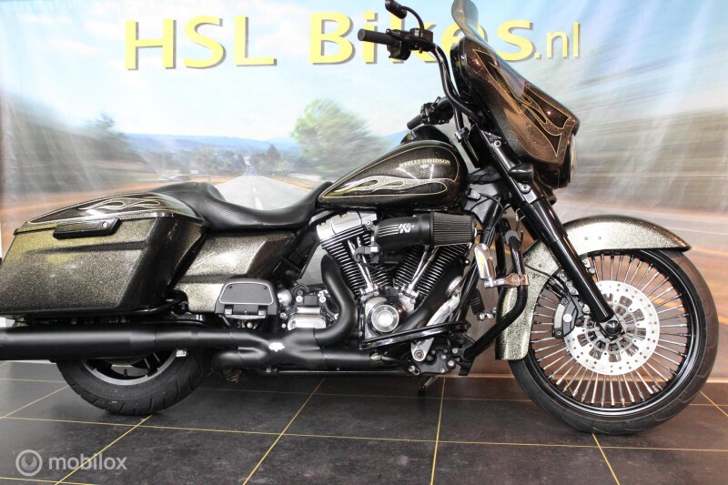 Harley Davidson 103 FLHXS Street Glide Special