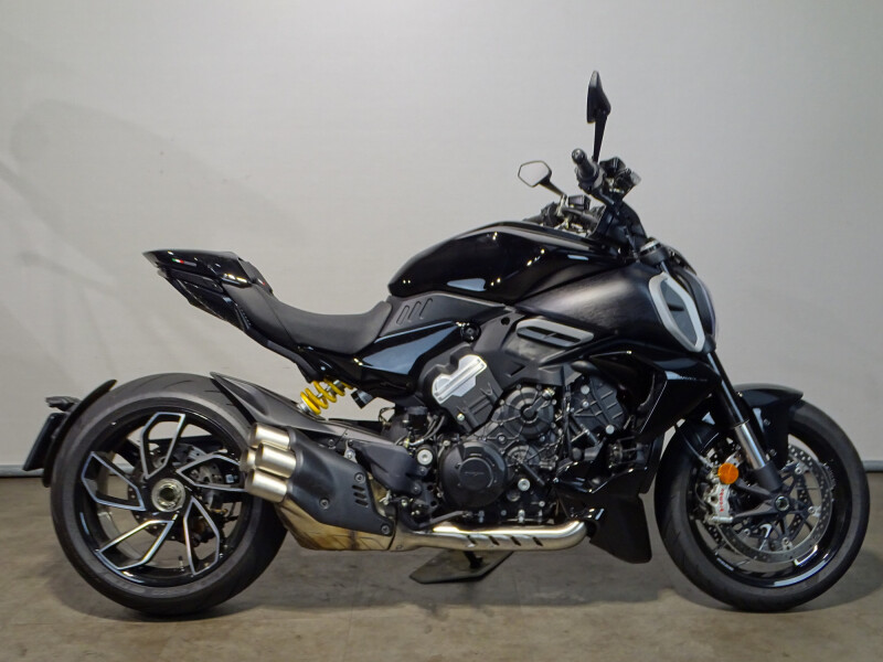 Ducati DIAVEL V4