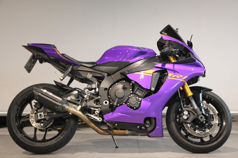 Yamaha YZF R1