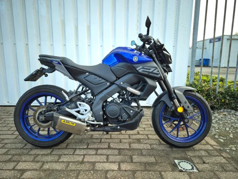 Yamaha MT125 uit 2023, stoere naked bike
