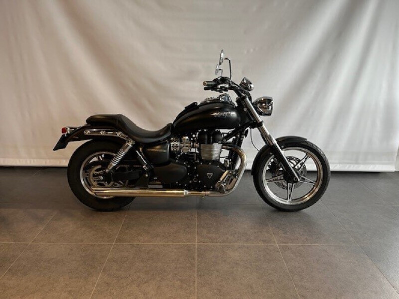 Triumph SPEEDMASTER 865