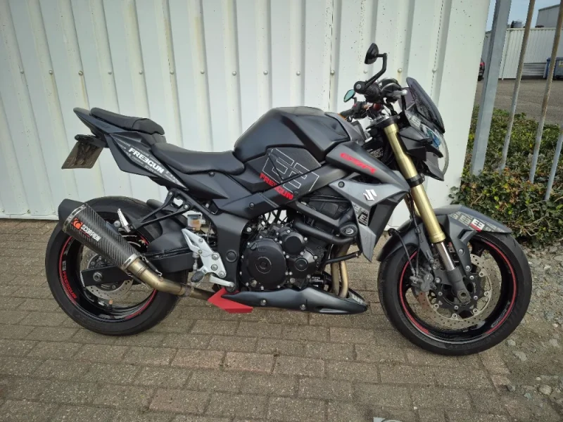 Suzuki GSR750 Freegun Edition, stoere naked bike!