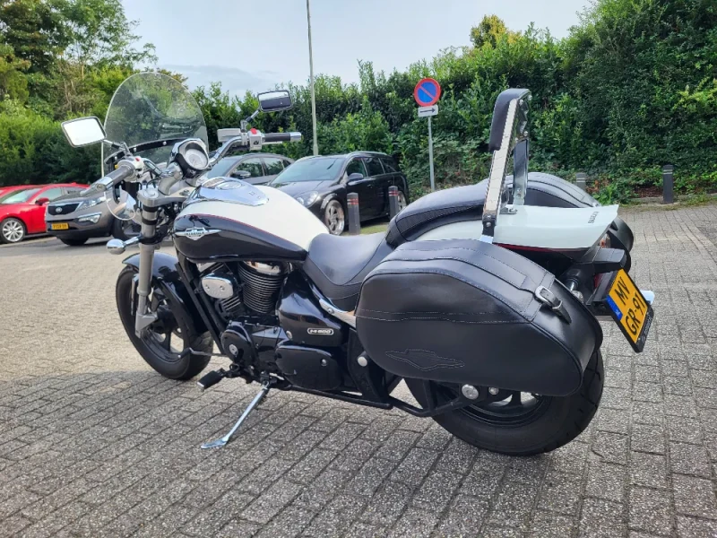 Suzuki intruder m800