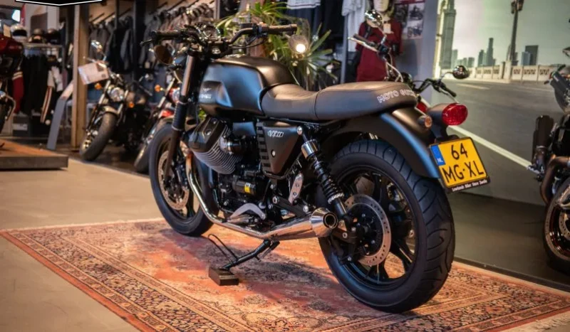Moto Guzzi V7 II