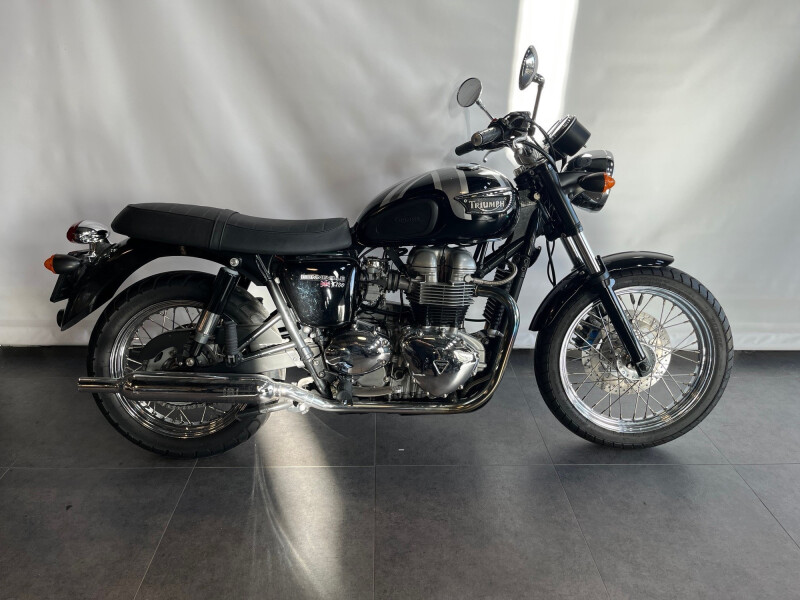 Triumph BONNEVILLE 865
