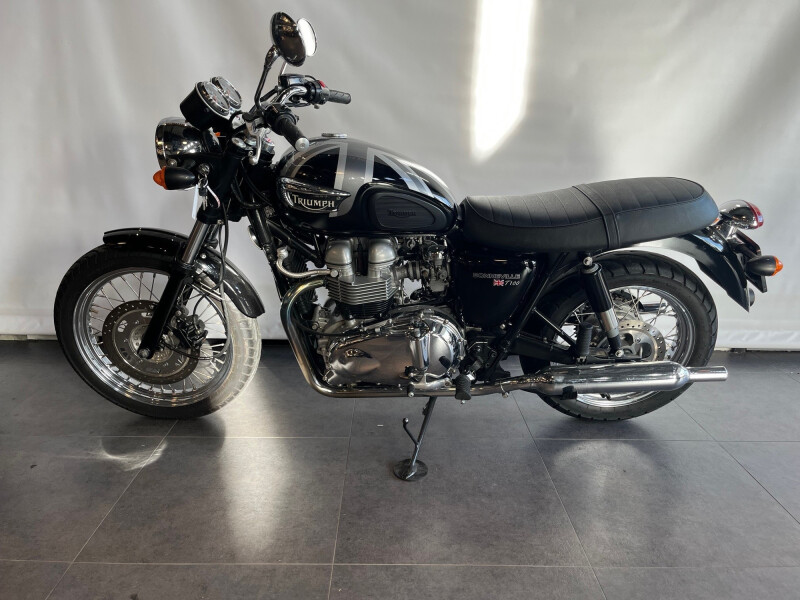Triumph BONNEVILLE 865