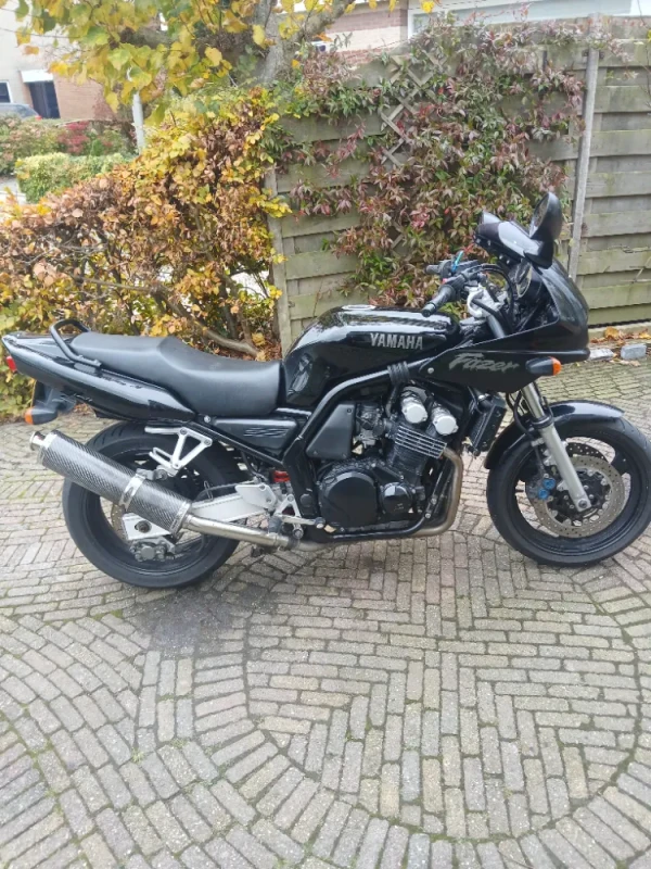 Yamaha fzs600 fazer zwart 1998 55000km nette motor!