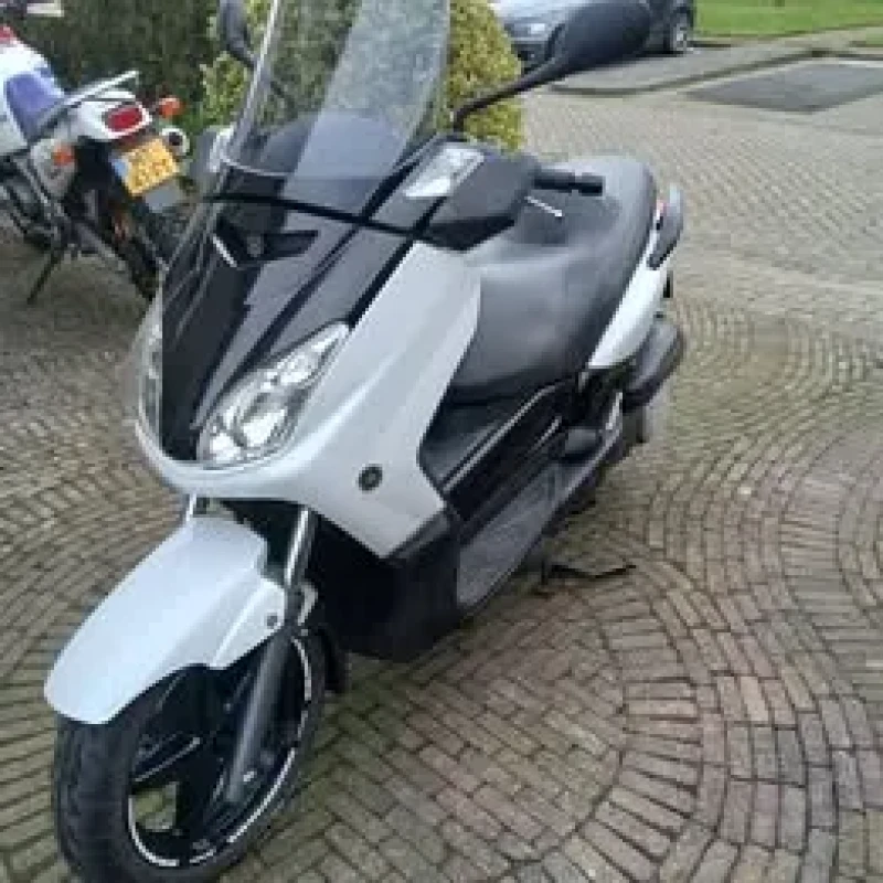 Yamaha xmax 250 2009 44000km.. wit