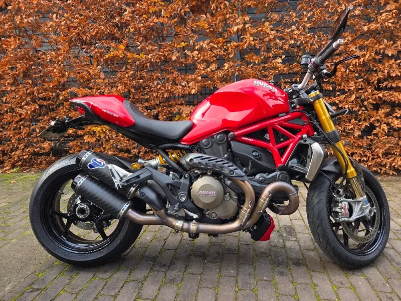 Ducati Monster 1200S ; Nieuwstaat incl nieuwe banden en accu