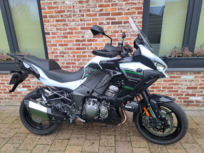 Kawasaki Versys 1000 van 2019 met 3 delig kofferset.