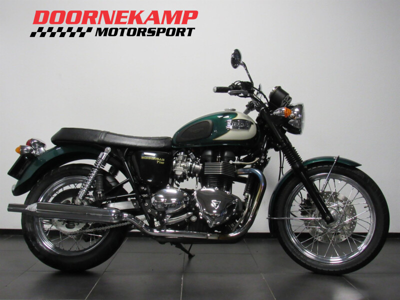 Triumph BONNEVILLE T100