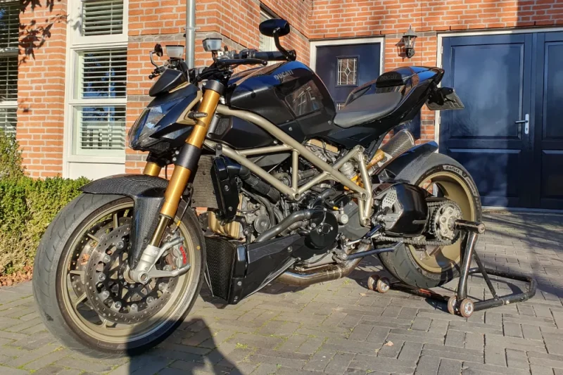 Ducati Streetfighter 1098S - 0 km. na grote Desmo beurt!