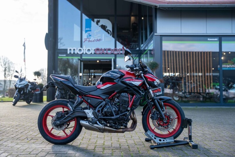 KAWASAKI Z650