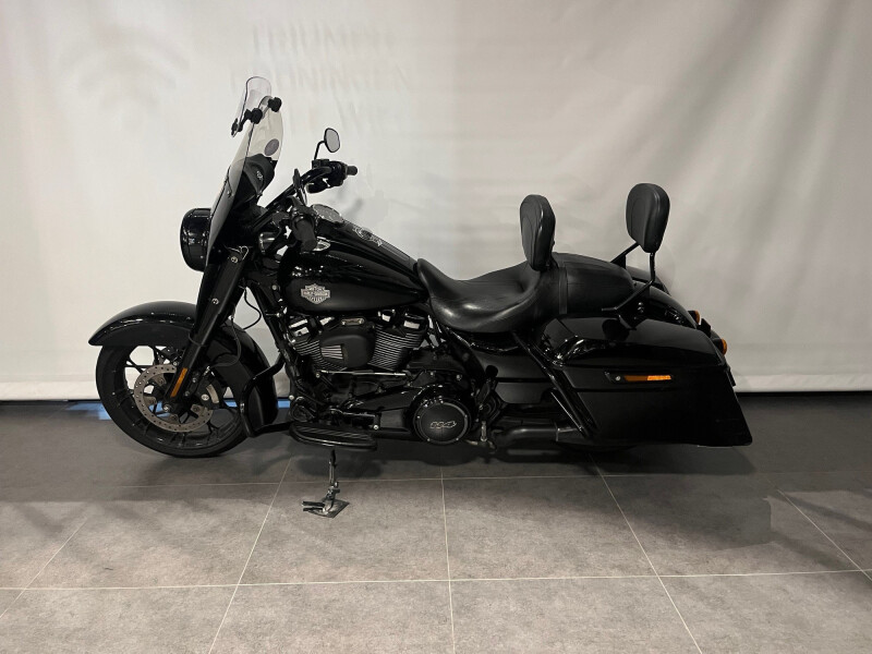 Harley-Davidson FLHRXS ROAD KING SPECIAL