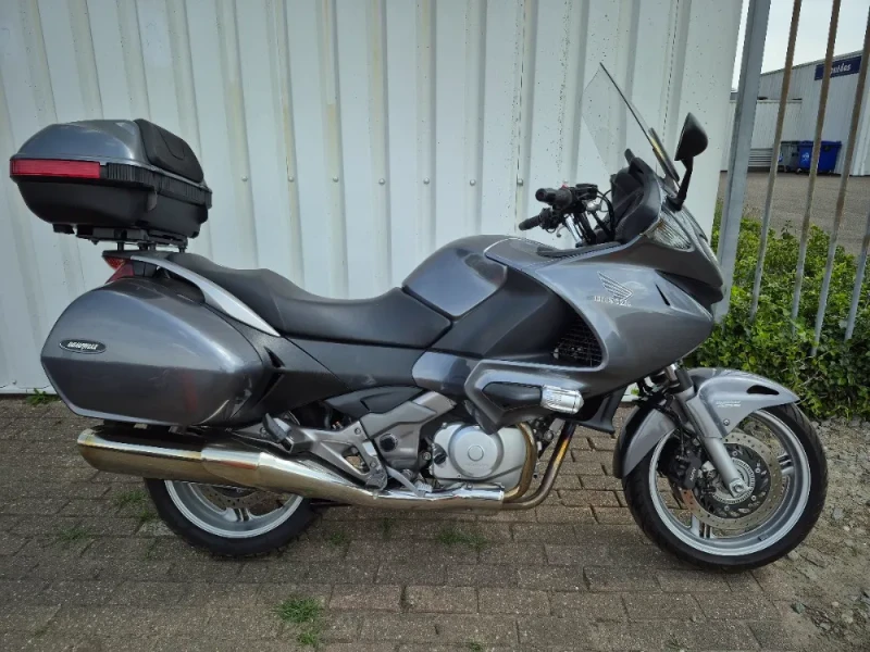 Honda Deauville NT700V uit 2007, netjes en compleet