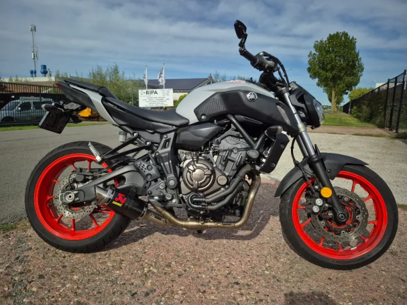 Yamaha MT-07 uit 2019, 35Kw met akrapovic