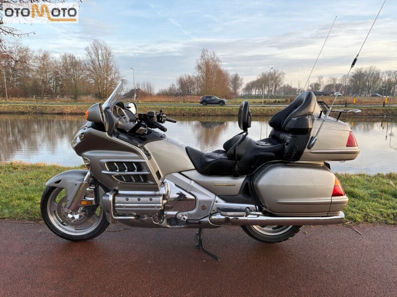 HONDA GL 1800 GOLDWING TOURING DELUXE - 2003