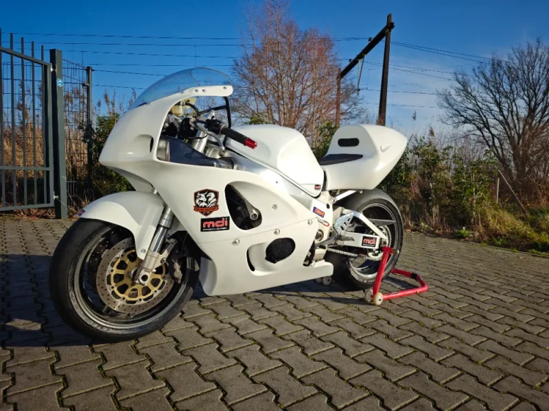 Rijklare Suzuki GSXR-750 SRAD circuitmotor