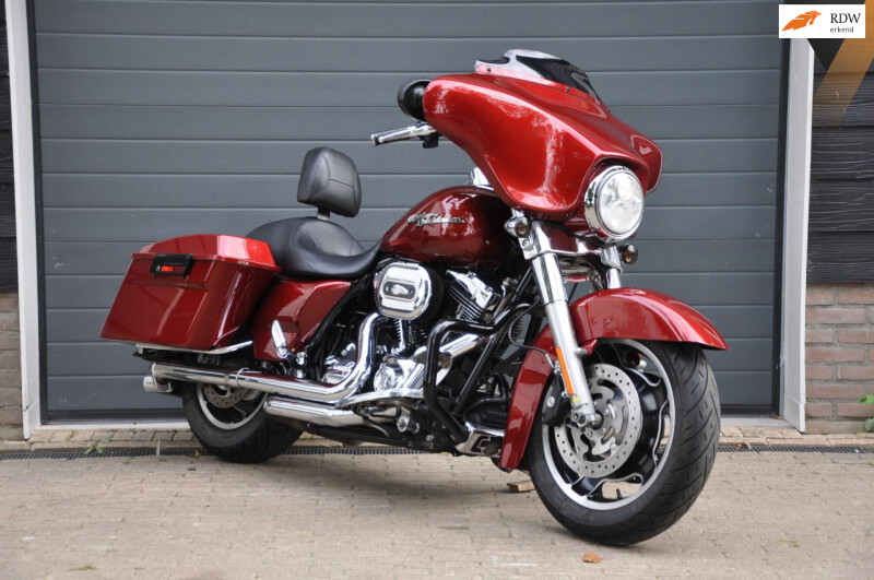 Harley Davidson FLHX Street Glide 96 Mooie motor!