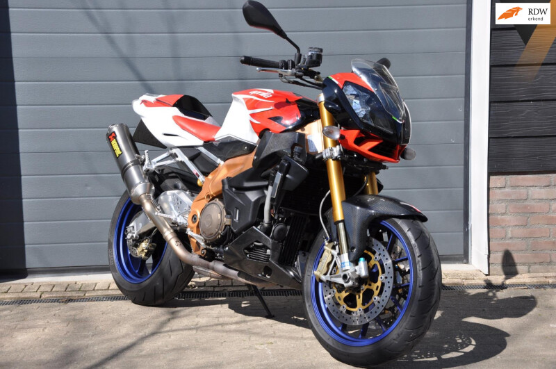 Aprilia Tuono 1000 R Factory Akrapovic