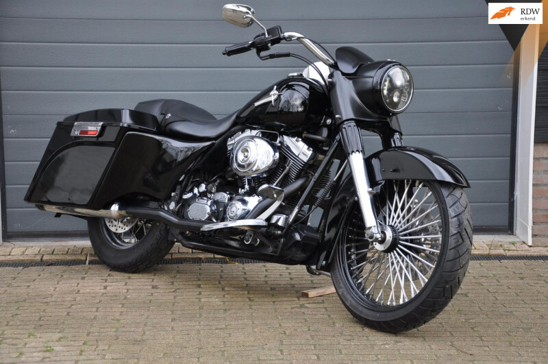 Harley Davidson Road King Stretched koffers, groot voorwiel