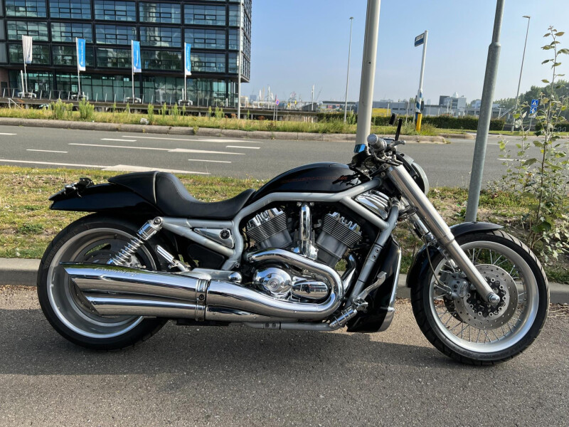 Harley Davidson Chopper VRSCA V-Rod