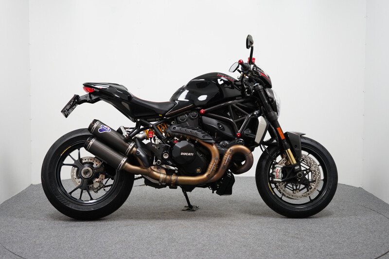 Ducati MONSTER 1200 R