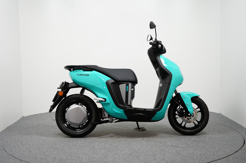 Yamaha NEO"s EV DUAL BATTERY
