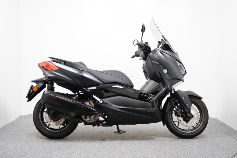 Yamaha X-MAX 300 Iron Max