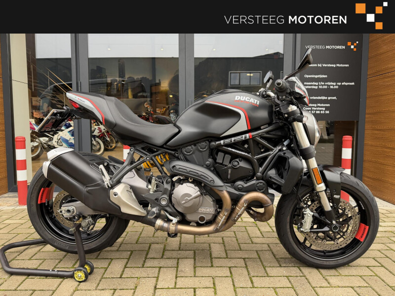 Ducati Monster 821 Stealth ABS