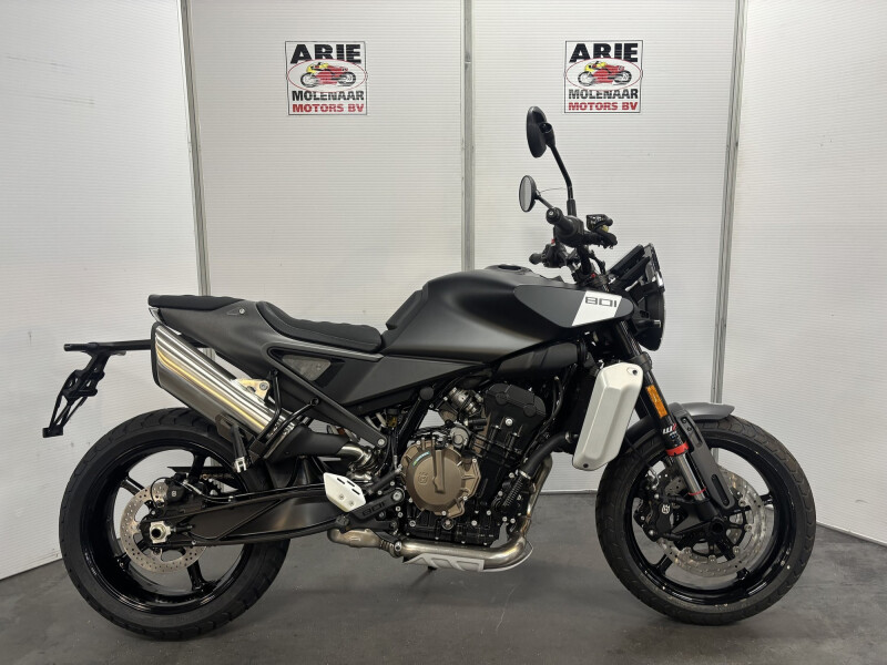 Husqvarna SVARTPILEN 801