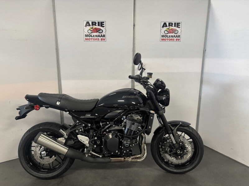 Kawasaki Z900 RS Black Ball Edition