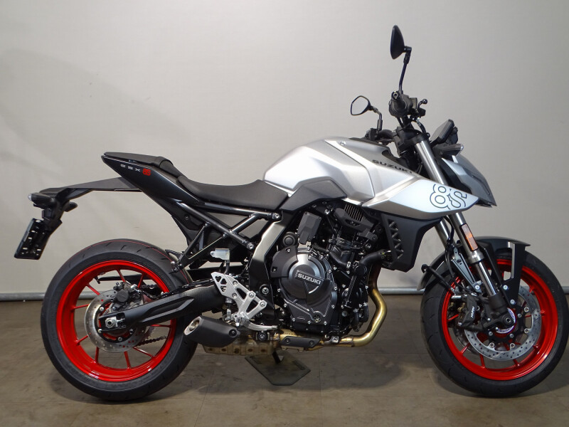 Suzuki GSX-8S