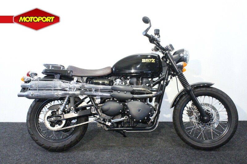 Triumph STREET SCRAMBLER 900
