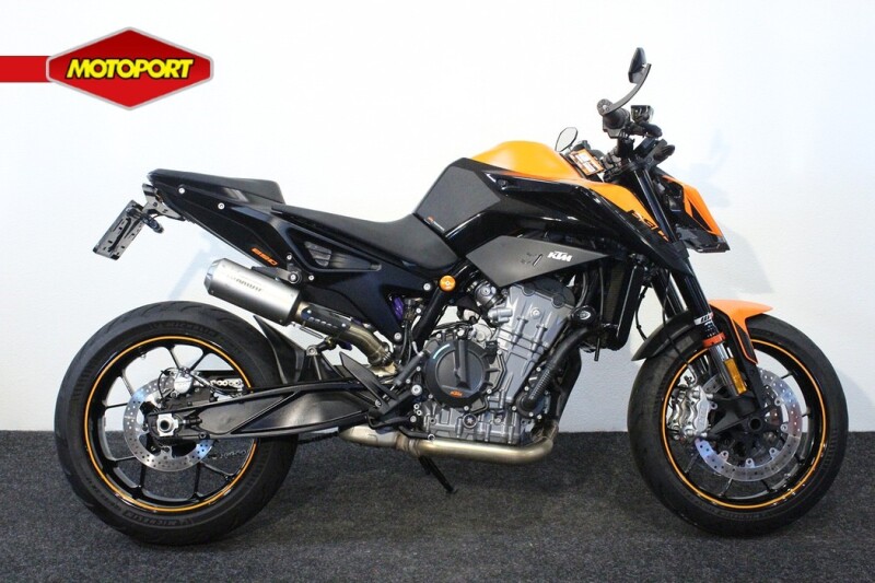 KTM 890 DUKE