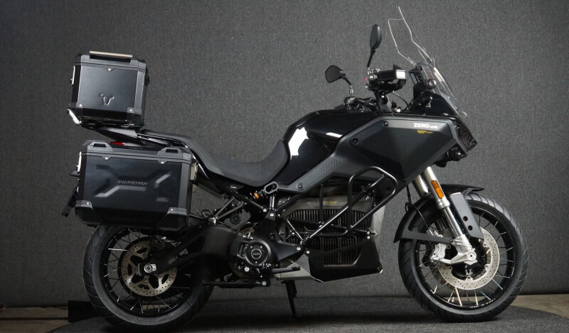 Zero DSR/X 17.3 € 1.500 IN PRIJS VERLAAGD OP HET SHOWROOMMODEL!!