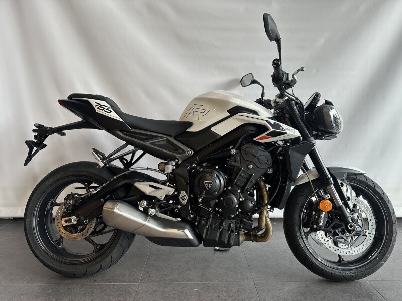 Triumph STREET TRIPLE R