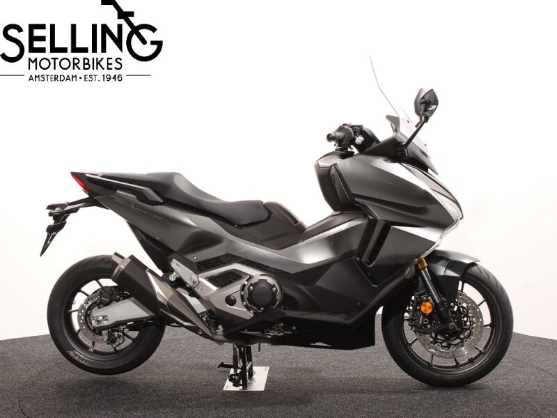 Honda NSS 750 Forza NHC65 Iridium Gray Metallic