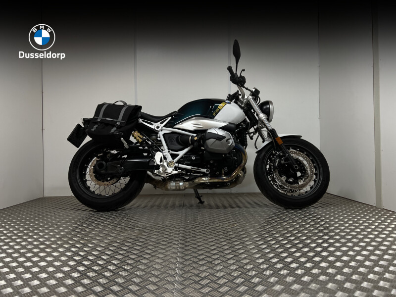 BMW R nine T Pure Pollux/Light white 719 Option, Akrapovic