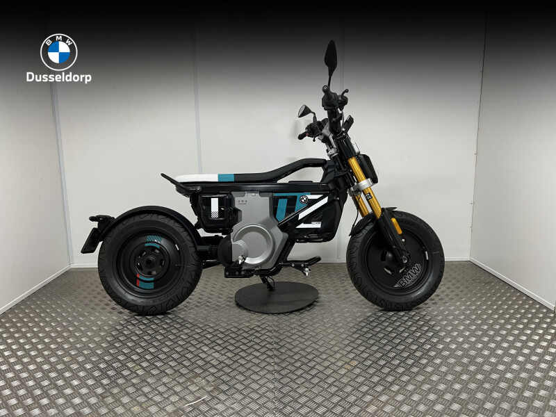 BMW CE 02 AM Cosmic black 2 Bromscooter 45km/h BTW Voertuig