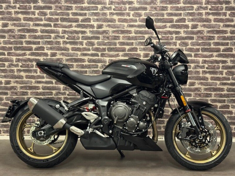 Triumph TRIDENT 800 Jet Black