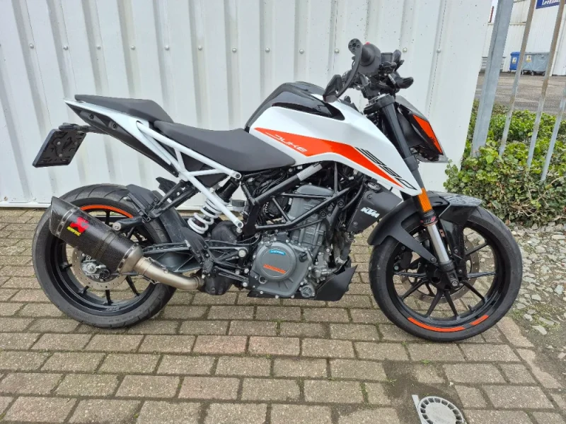 KTM 390 Duke uit 2025, stoere naked bike