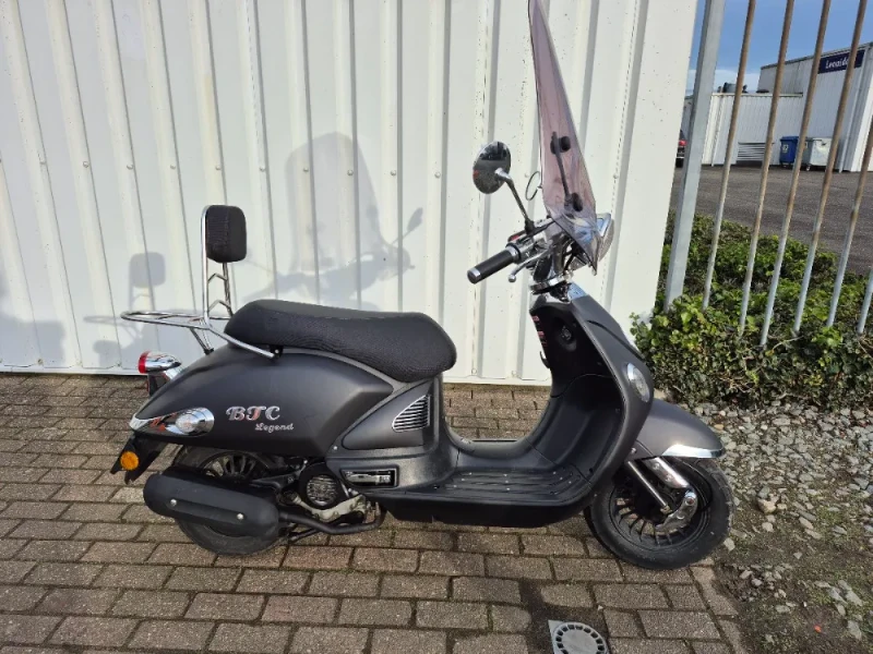 BTC Legend Scooter uit 2019, in nieuwstaat