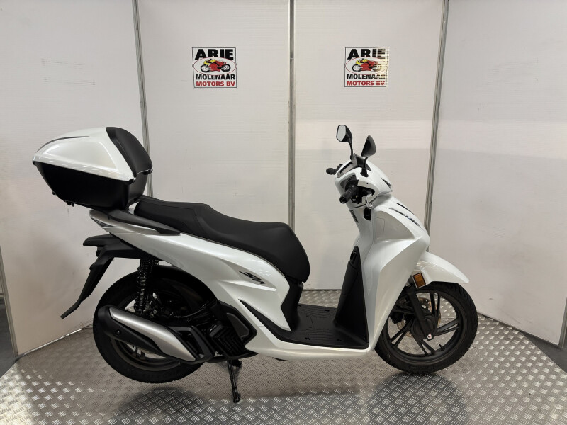 Honda SH125i Smart Top Box