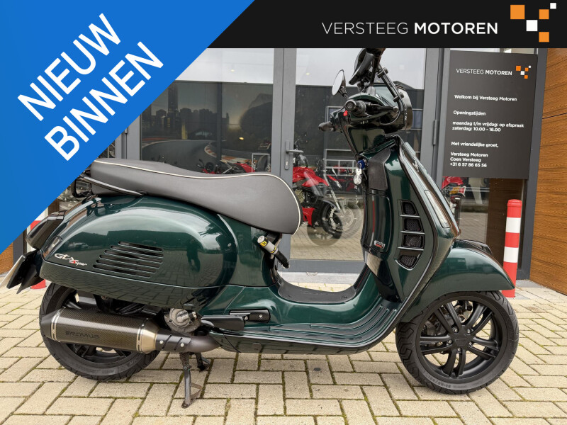 Vespa GTS 300 Super Racing Sixties Full Custom