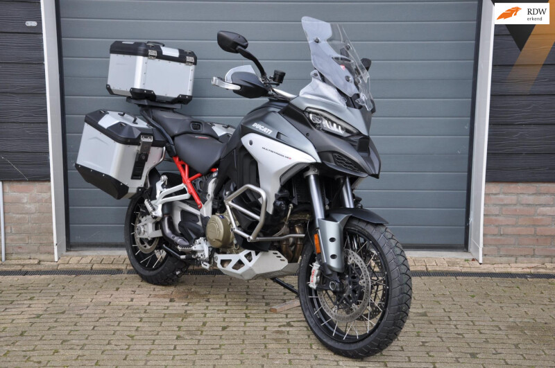 Ducati Multistrada V4 S Travel, radar, spaakvelgen